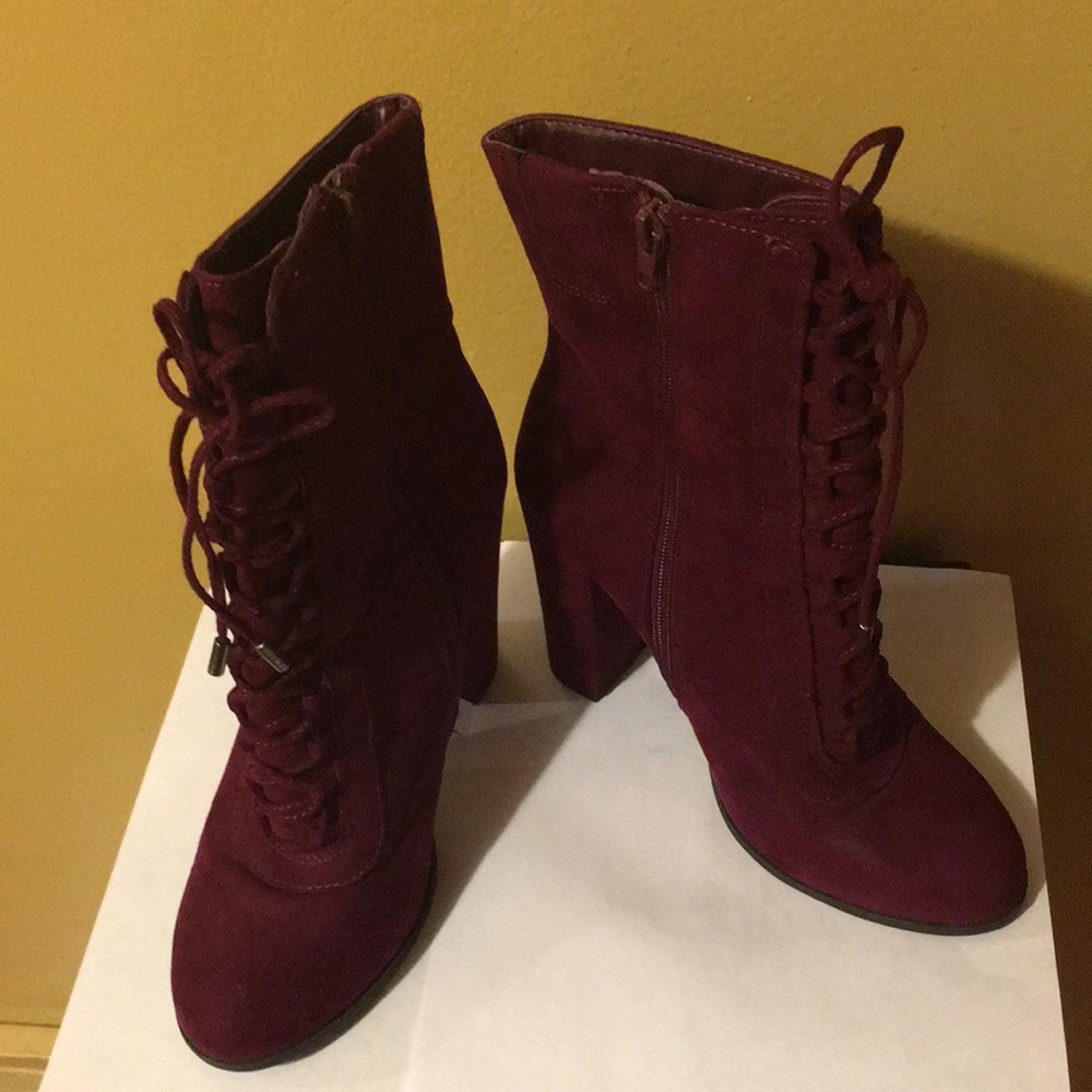 Carlos Santana Lace-Up High heel Granny Boots Size 8 Wine Color Worn for 2 Hrs
